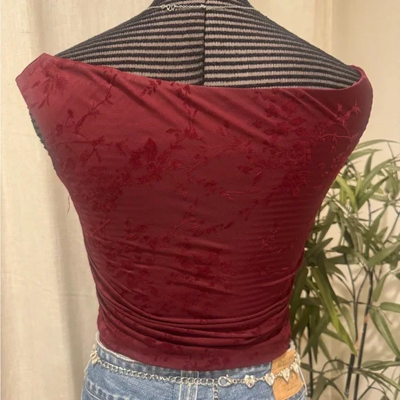 Elegant Floral Red Women's Top - Picture 4 of 5